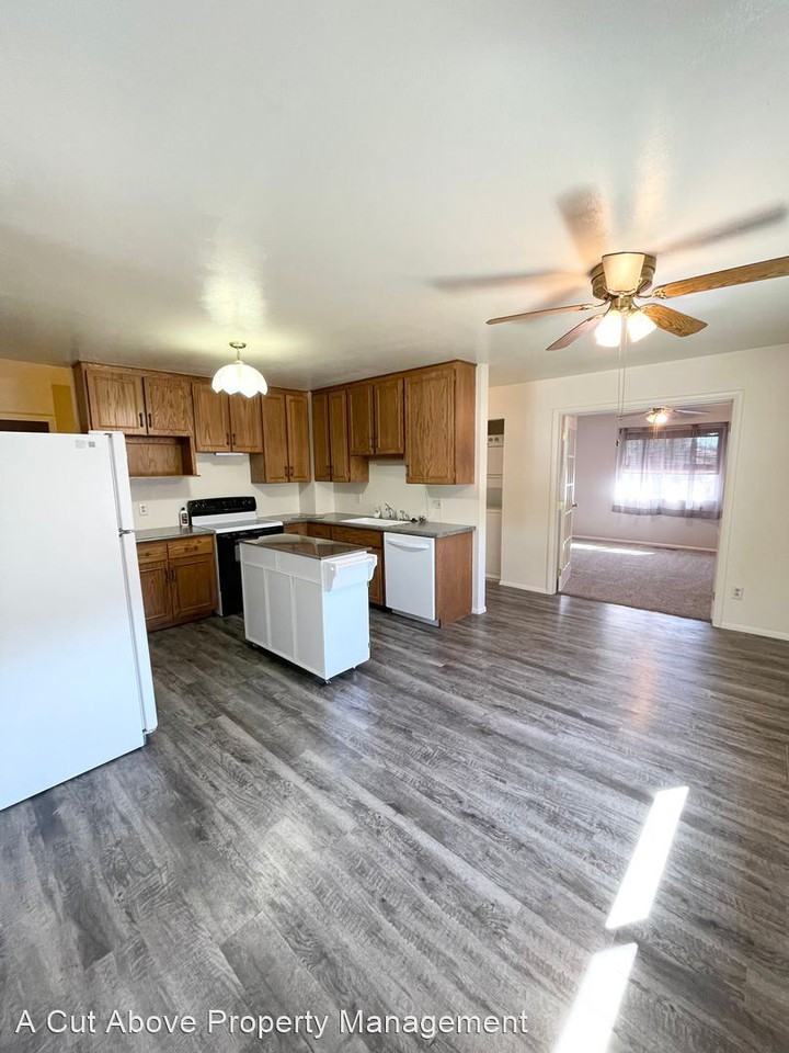 4125 Tulip Way - Photo 3 of 21