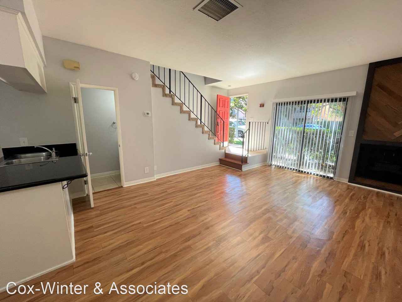 4726 Orion Ave - Photo 2 of 11