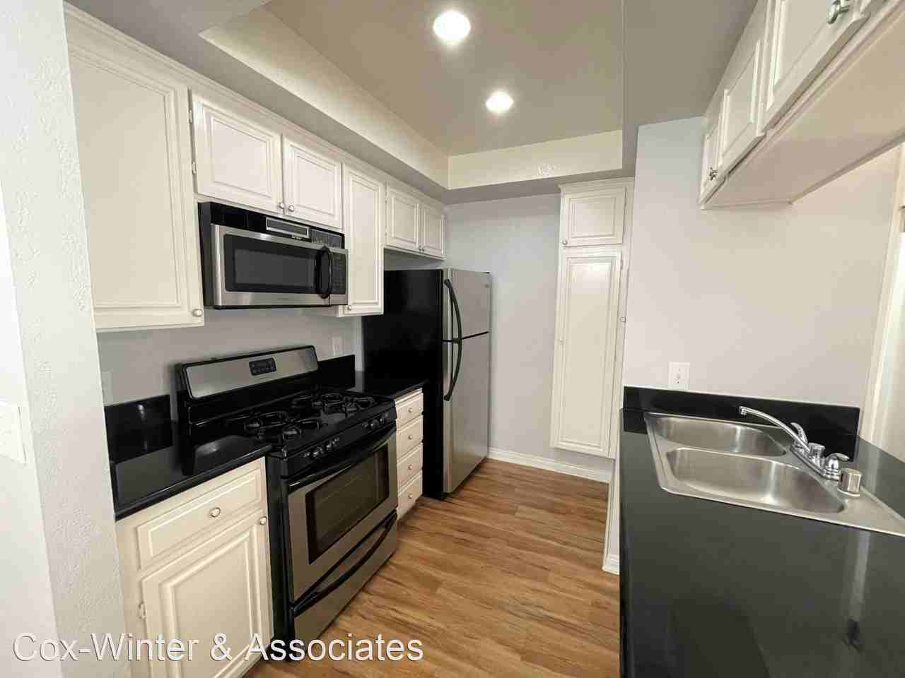 4726 Orion Ave - Photo 3 of 11