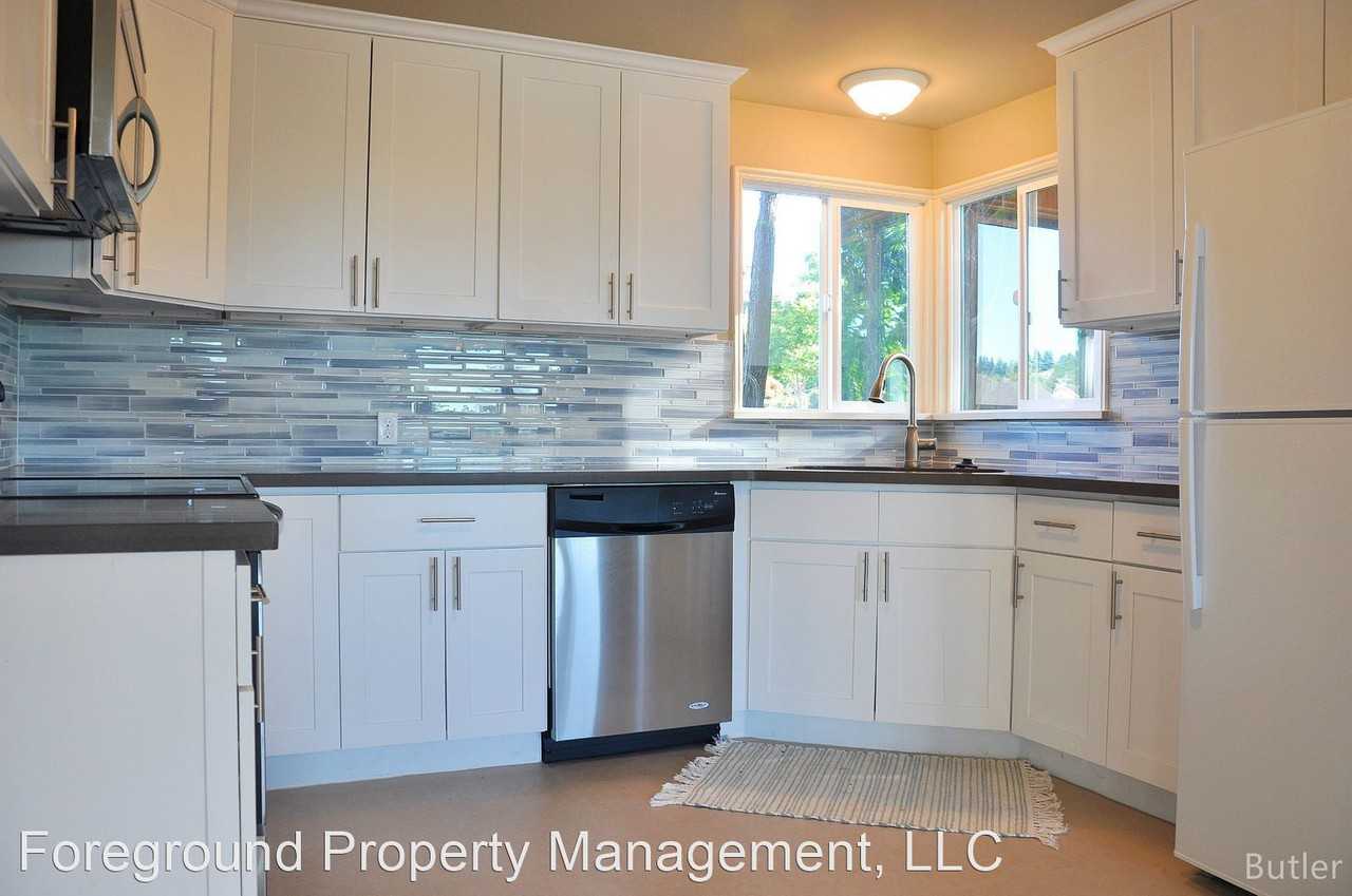 5815 Ne 57th St - Photo 3 of 26
