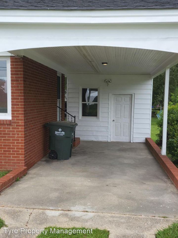2990 Dickinson Ave - Photo 2 of 24