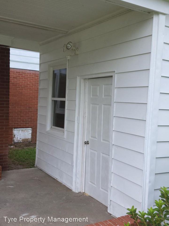 2990 Dickinson Ave - Photo 3 of 24