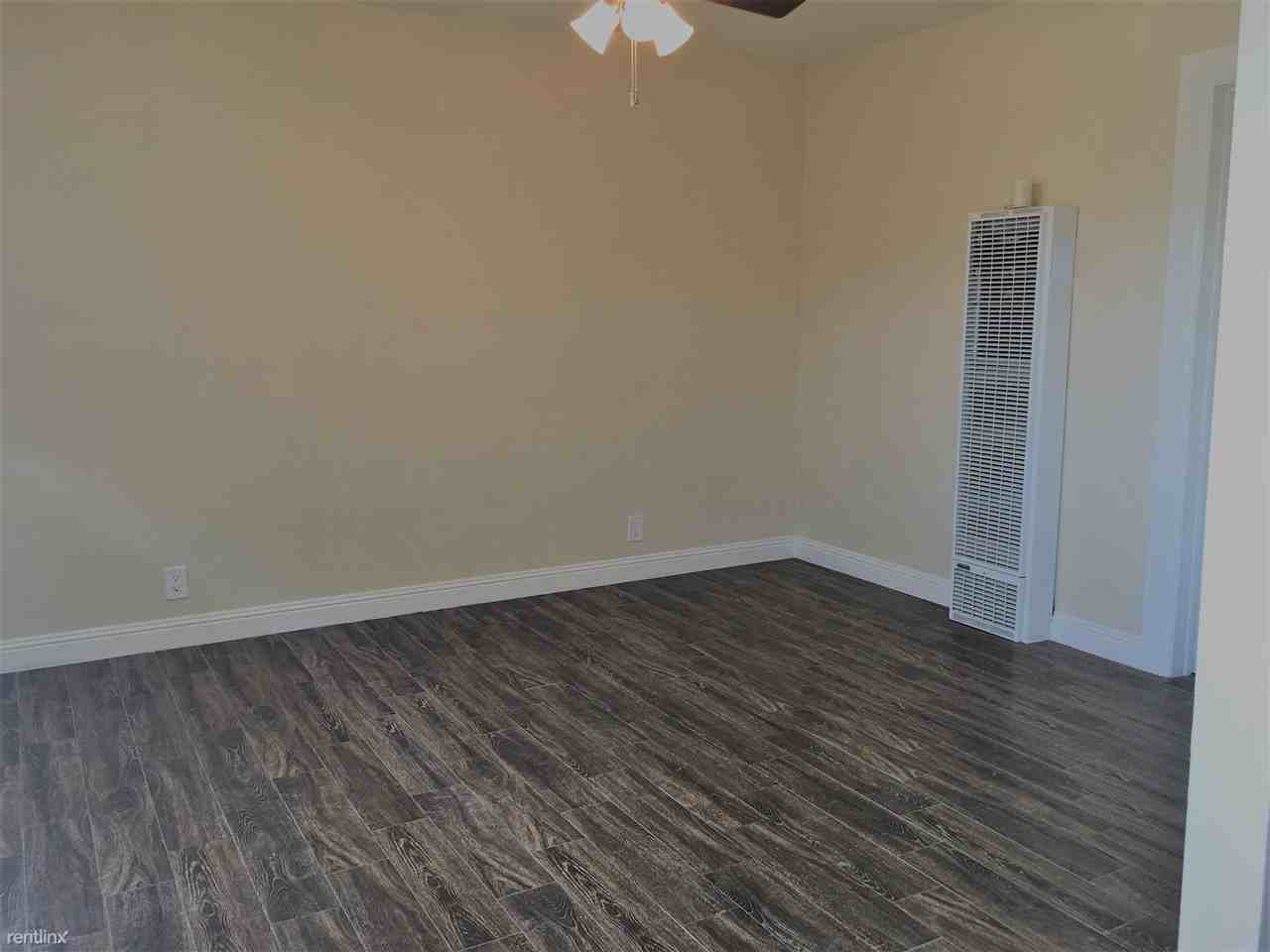 2667 E 57th St - Photo 3 of 8