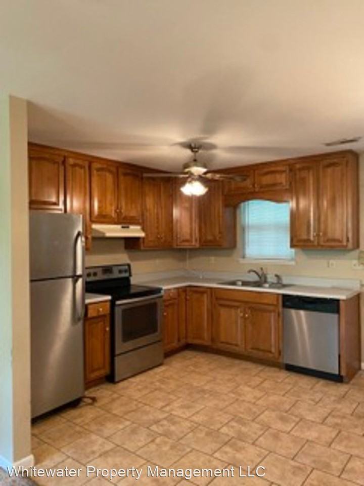 333 Withrow Rd - Photo 3 of 11