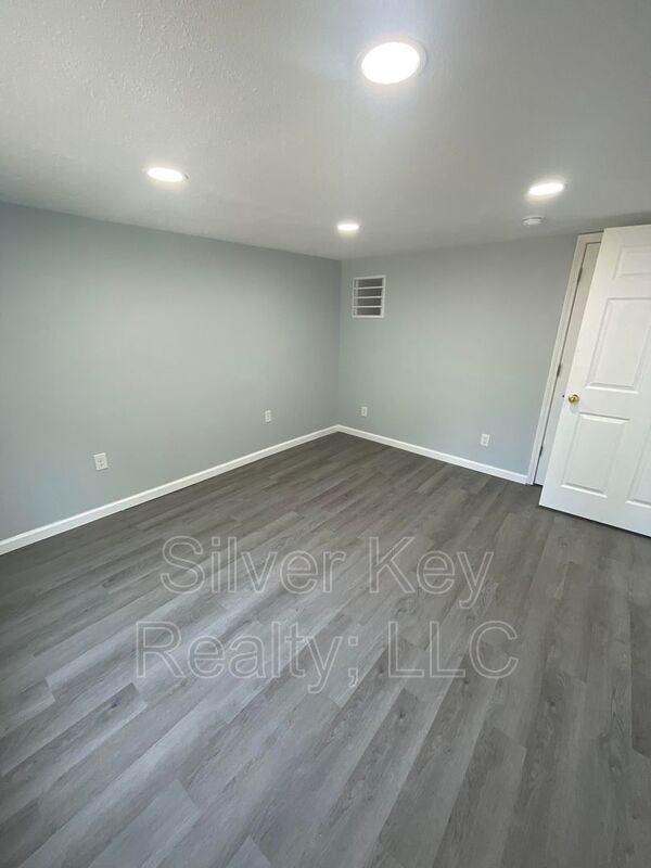 154 South Jackson Street #C - Photo 3 of 8