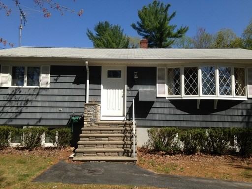 574 Alfred St - Photo 2 of 17