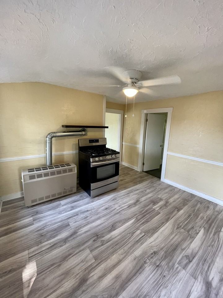 32 Hudson St #3 - Photo 2 of 10