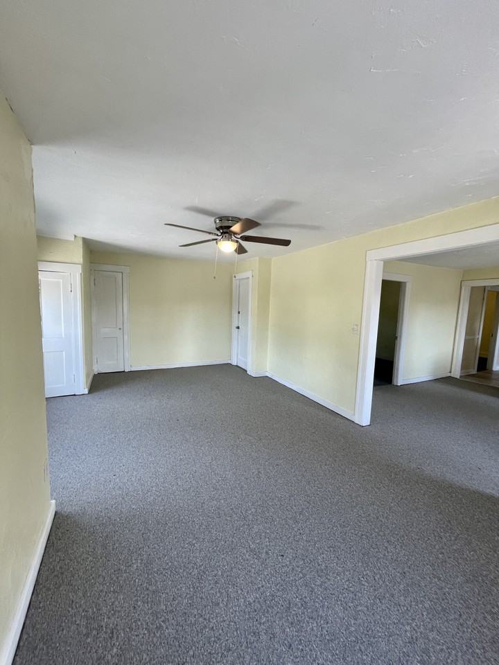 32 Hudson St #3 - Photo 3 of 10