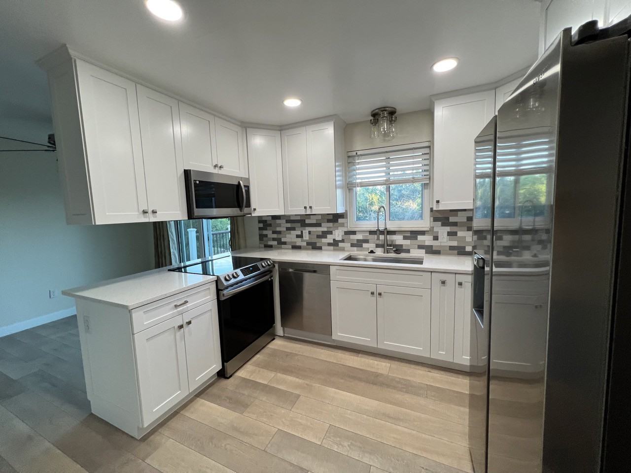 6594 Estes St - Photo 2 of 39