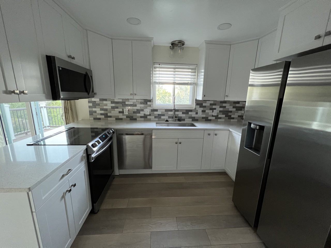 6594 Estes St - Photo 3 of 39