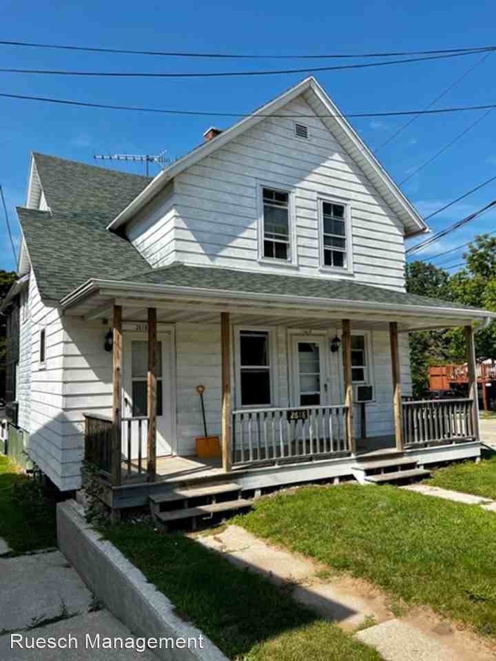 2618 Forest Ave - Triplex - Photo 2 of 11