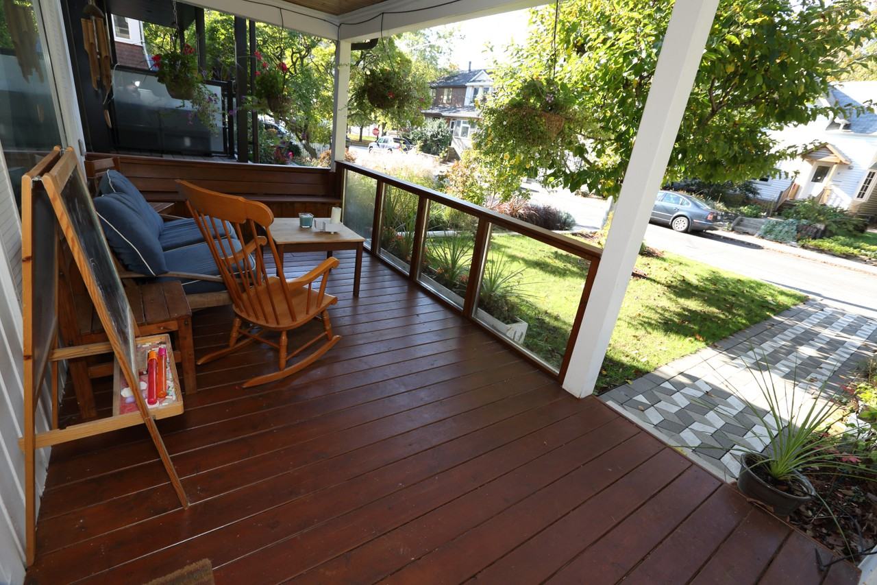 19 Leuty Ave - Photo 2 of 15