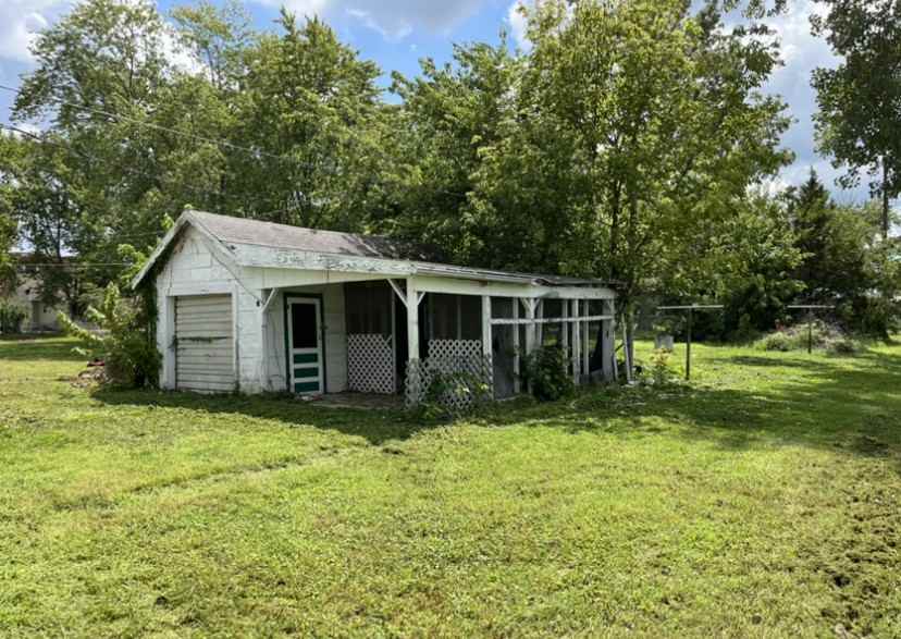 211 Maple Street - Photo 2 of 5