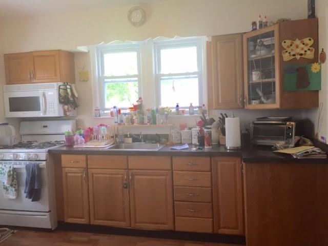 111 W Shore Dr - Photo 2 of 10