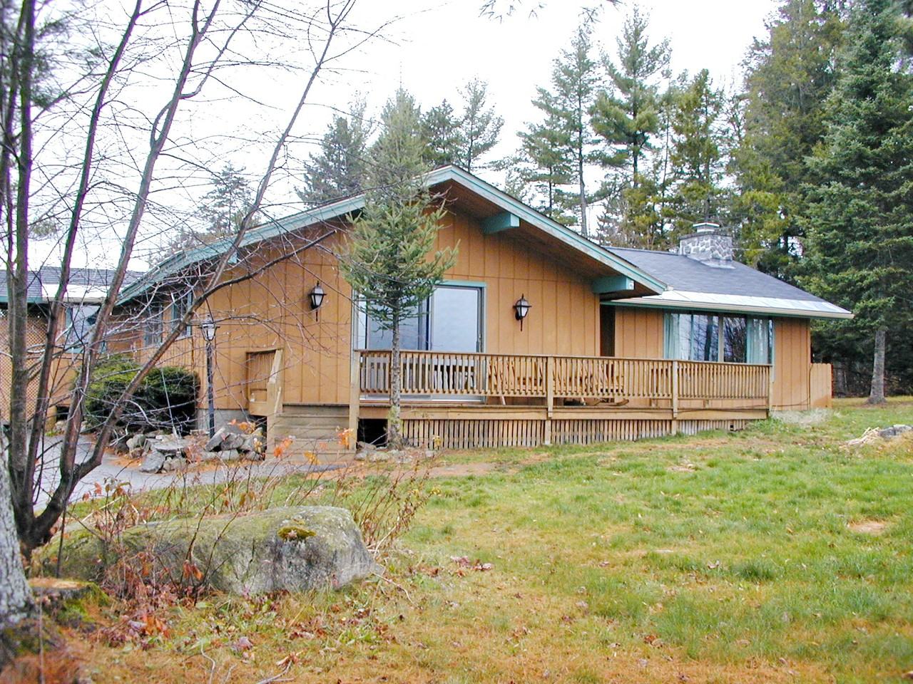 897 Prospect St - Photo 2 of 9