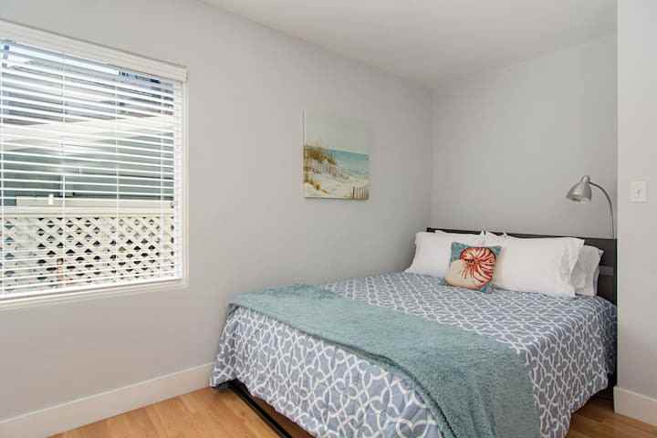 723 Whiting Court #723 - Photo 6 of 19