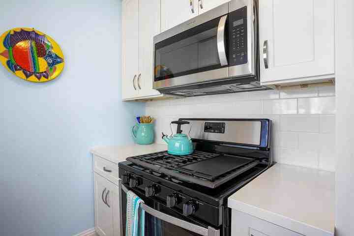 725 Whiting Court #725 - Photo 3 of 19