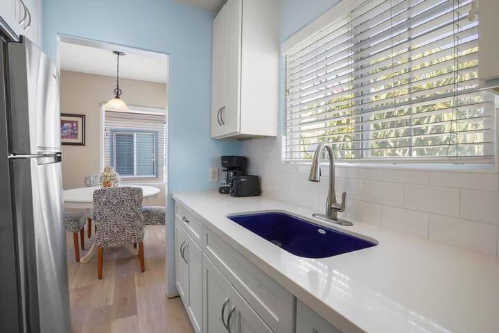 725 Whiting Court #725 - Photo 5 of 19