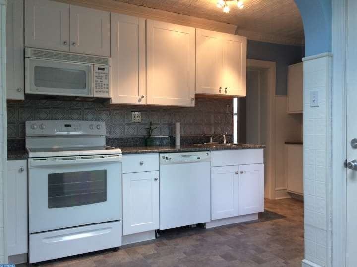 114 Broad St - Photo 2 of 16