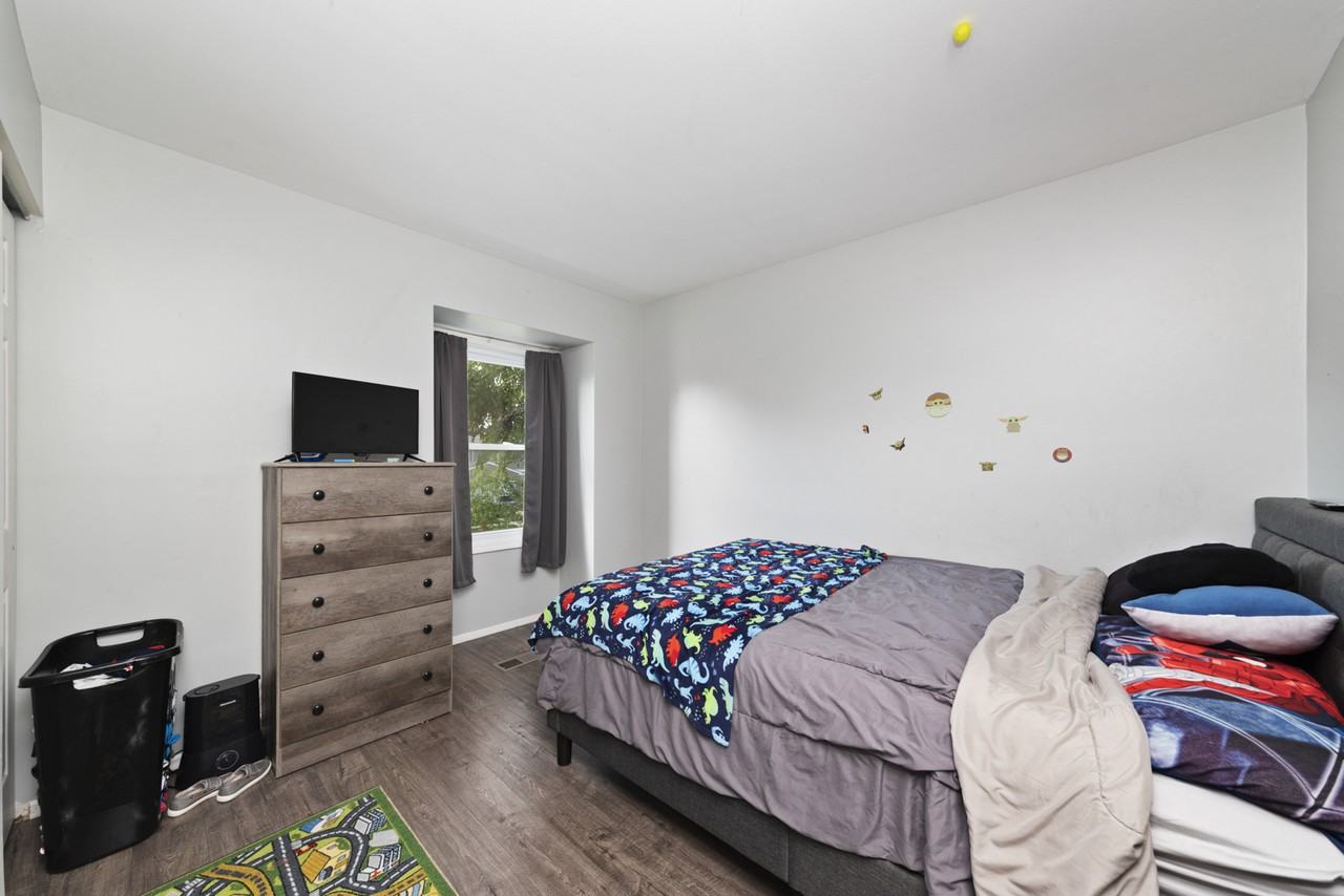1150 Singleton Drive - Photo 2 of 11