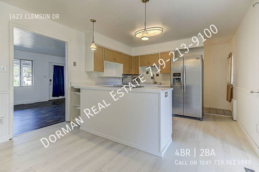 1623 Clemson Dr - Photo 3 of 34