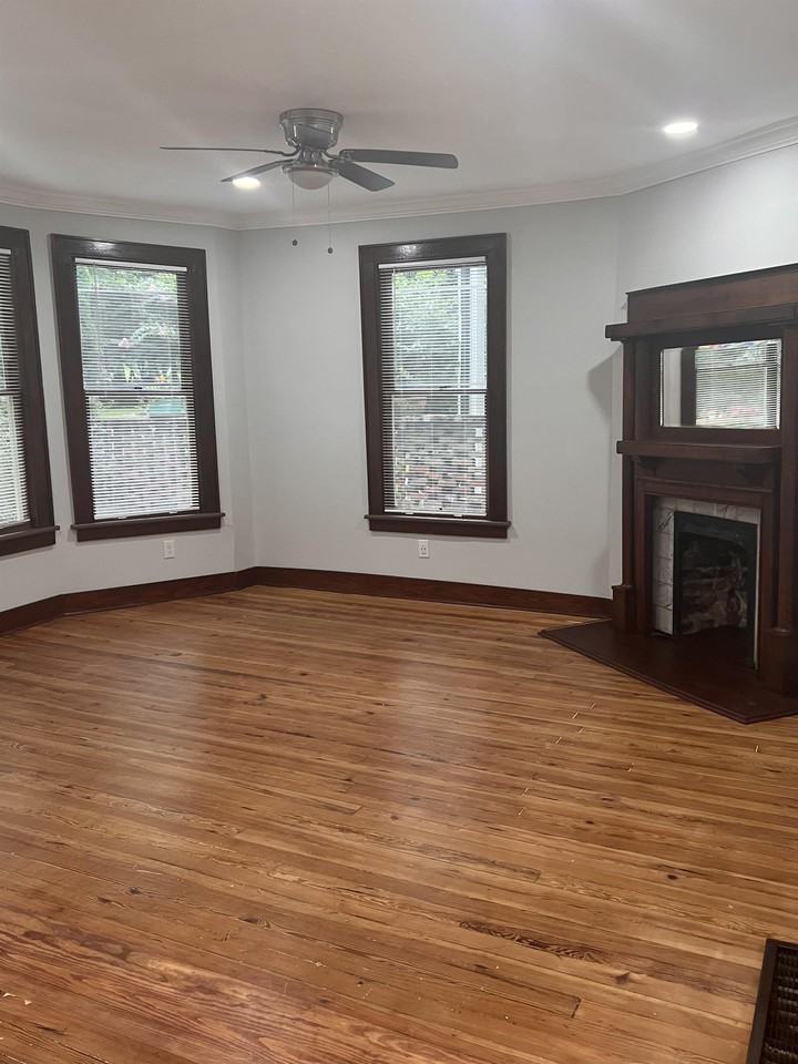 499 N Highland Ave Ne #A - Photo 5 of 9