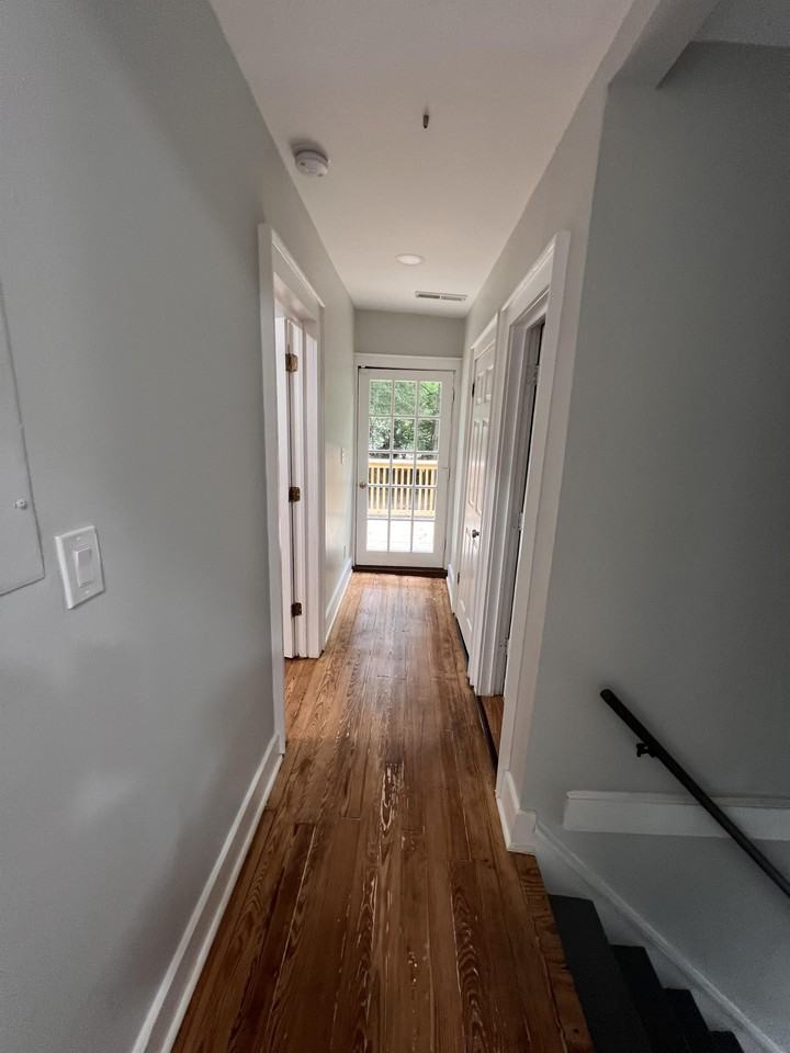 499 N Highland Ave Ne #B - Photo 6 of 12