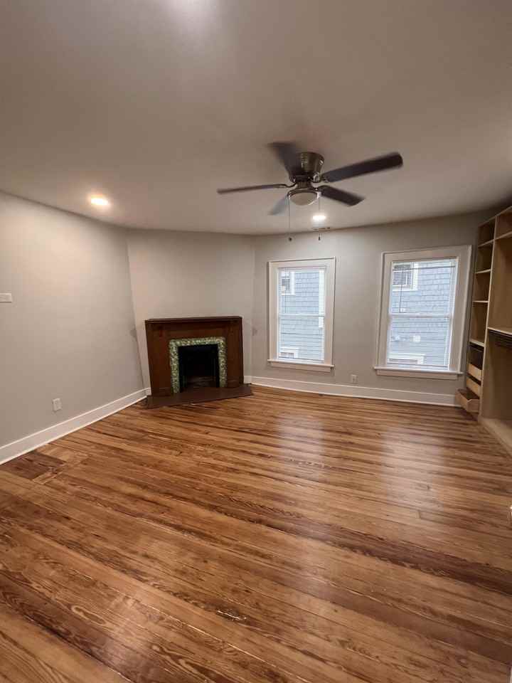 499 N Highland Ave Ne #B - Photo 4 of 12