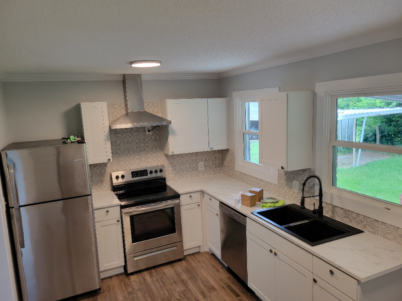 812 Pauline St - Photo 3 of 9