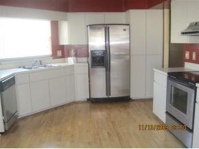 2070 Bottlebrush Dr - Photo 3 of 12