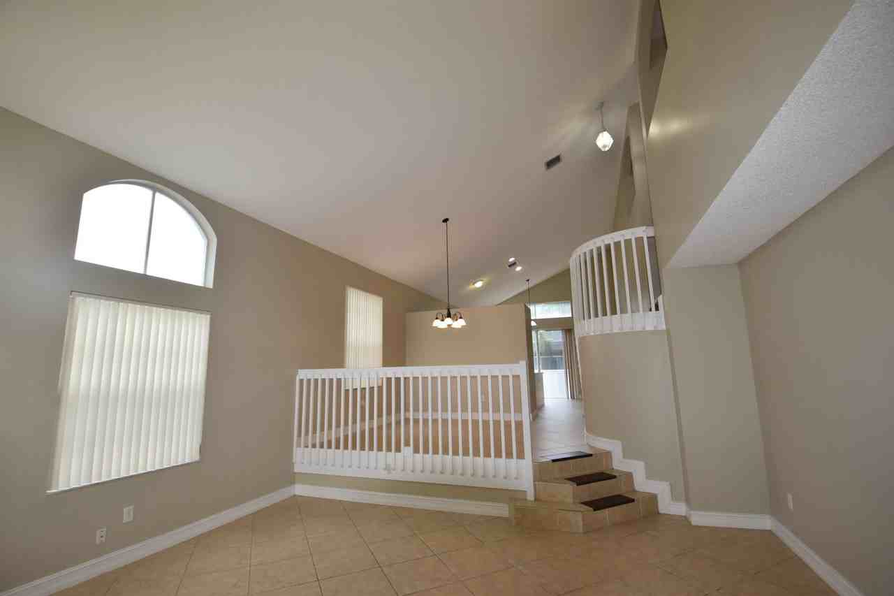 15840 Nw 14th Rd - Photo 3 of 20