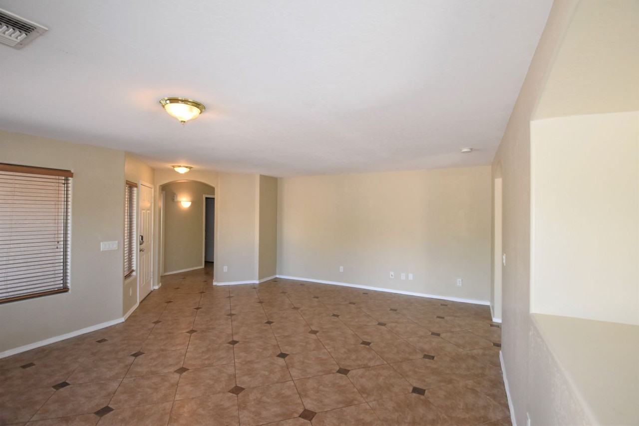 2010 S 86th Dr - Photo 2 of 15