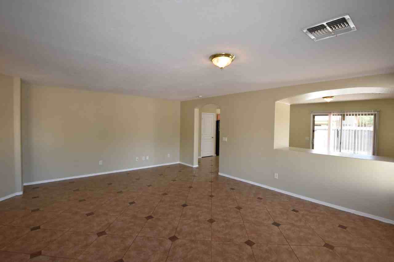 2010 S 86th Dr - Photo 3 of 15