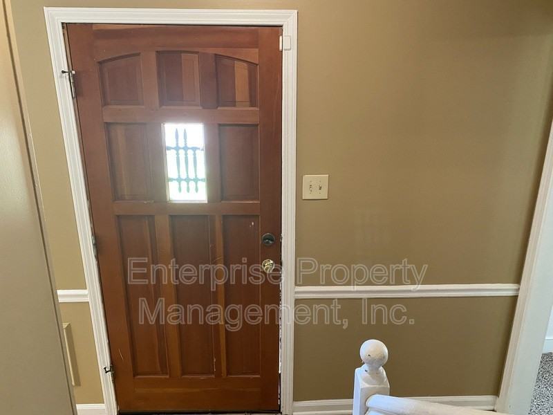 7828 Bland Ln - Photo 4 of 26