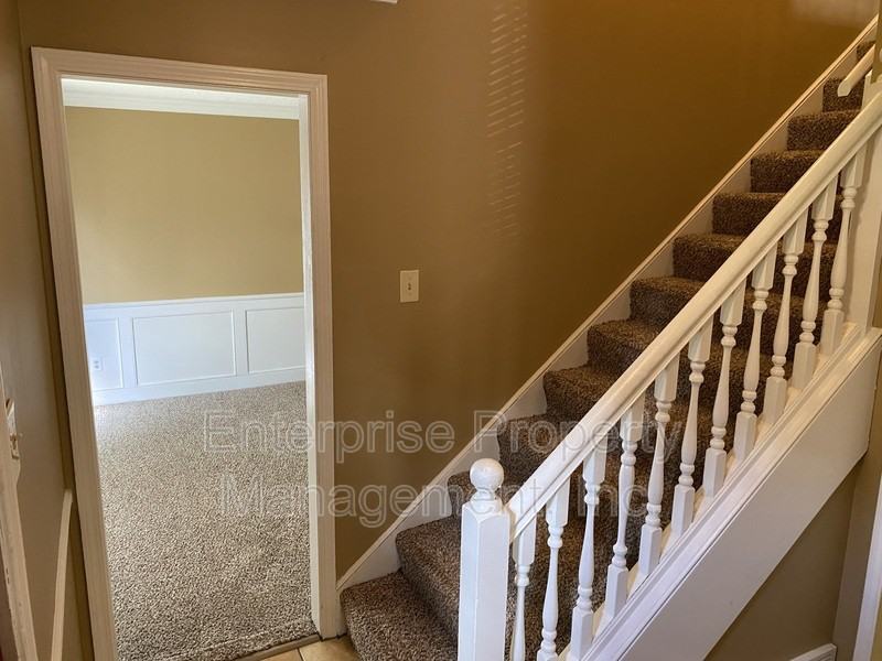 7828 Bland Ln - Photo 5 of 26