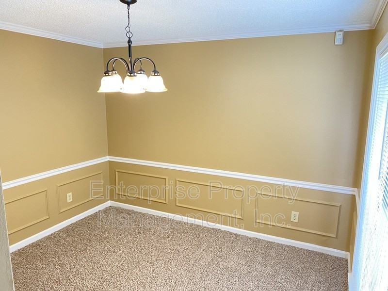 7828 Bland Ln - Photo 7 of 26