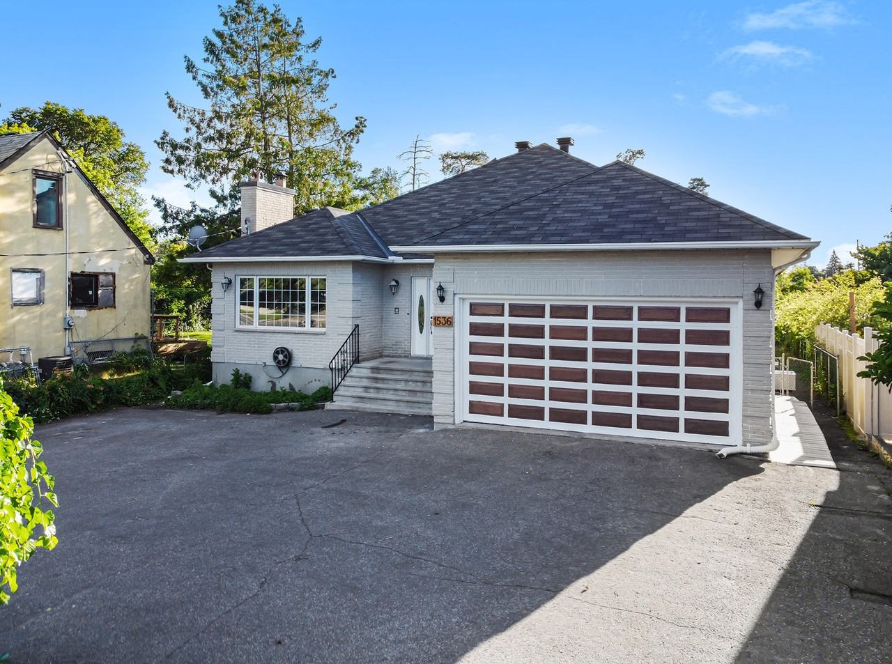 1536 PRINCE OF WALES DR Apartments 1536 Prince Of Wales Dr, Ottawa