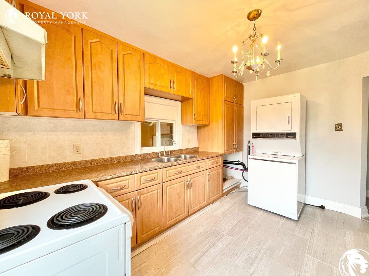 181 Linden Ave #1 - Photo 3 of 41