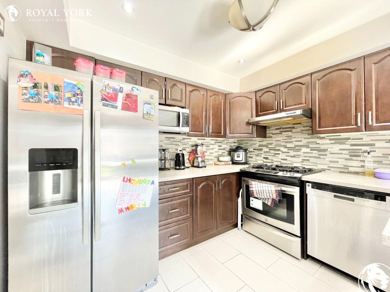 30 Candlebrook Dr - Photo 2 of 35