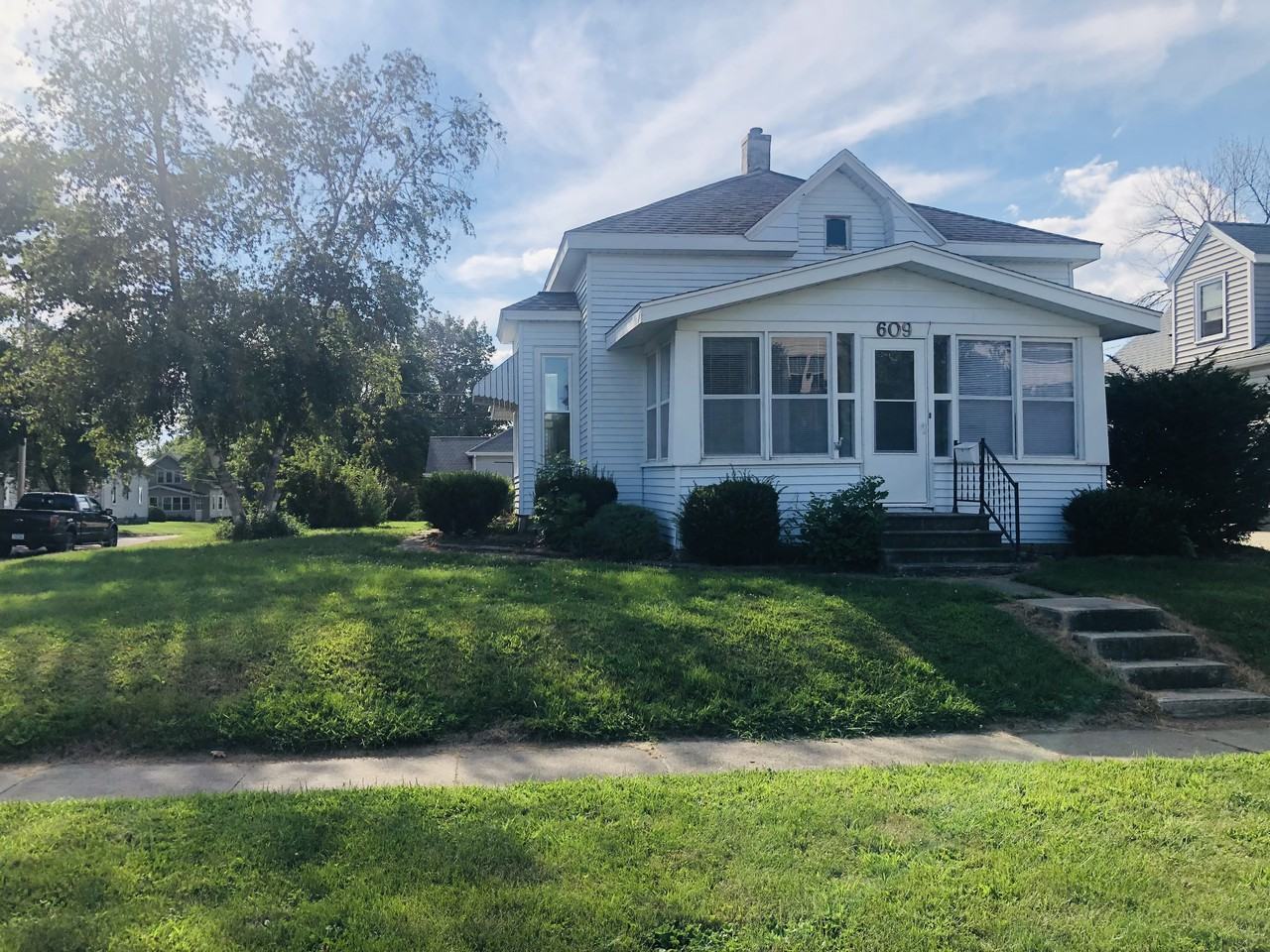 609 Blackhawk Street - Photo 2 of 15