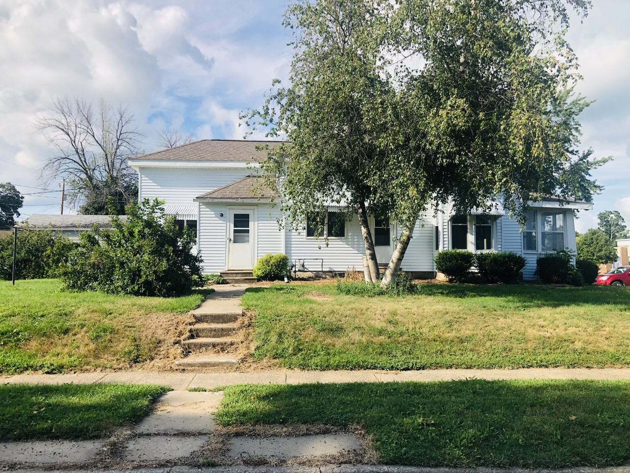 609 Blackhawk Street - Photo 4 of 14