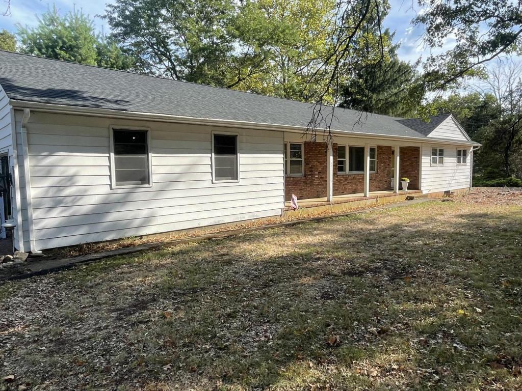 722 Carlene Dr - Photo 2 of 21