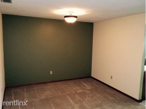 4515 Southampton Ct - Photo 3 of 10