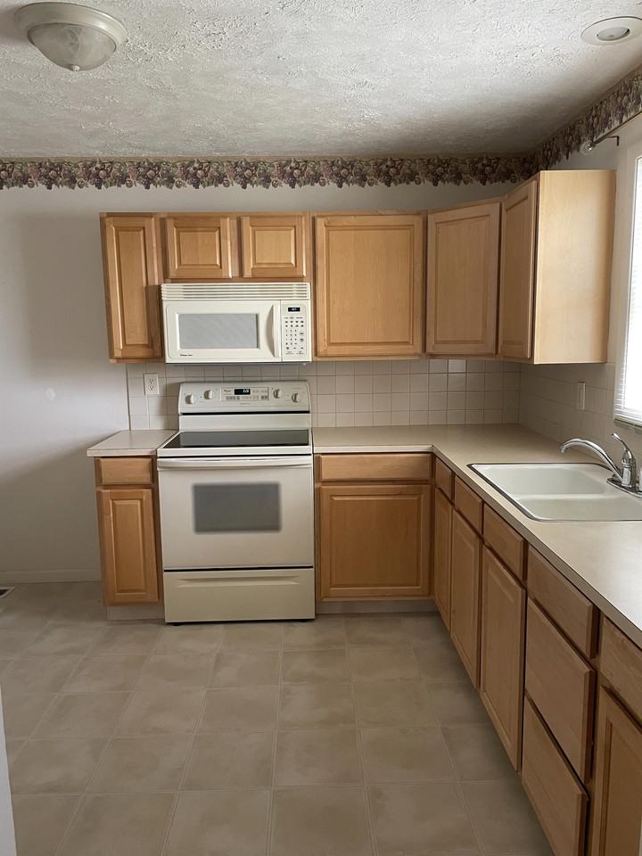 427 S Buckeye St #1 - Photo 3 of 7