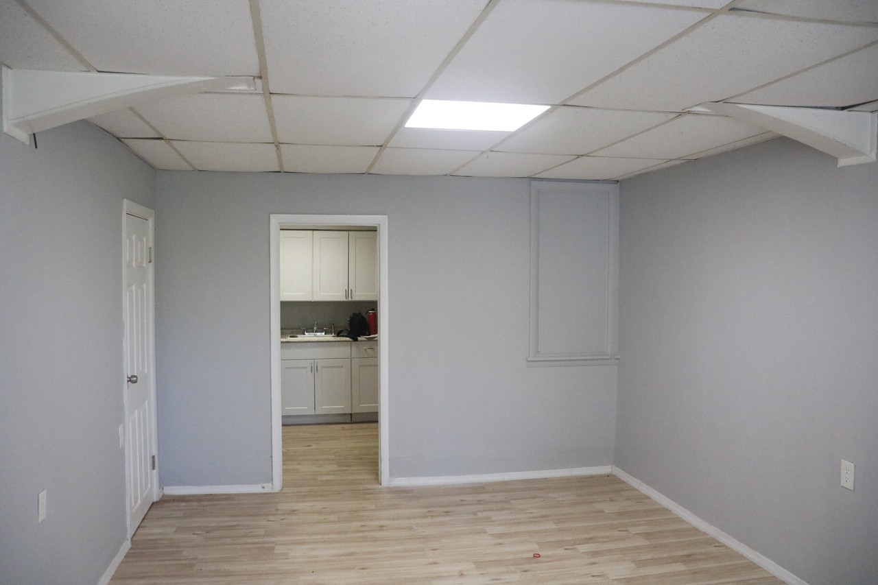 715 N Michigan Ave #1 - Photo 2 of 12