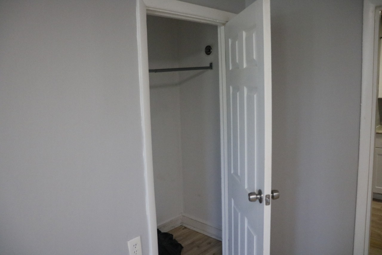 715 N Michigan Ave #1 - Photo 3 of 12