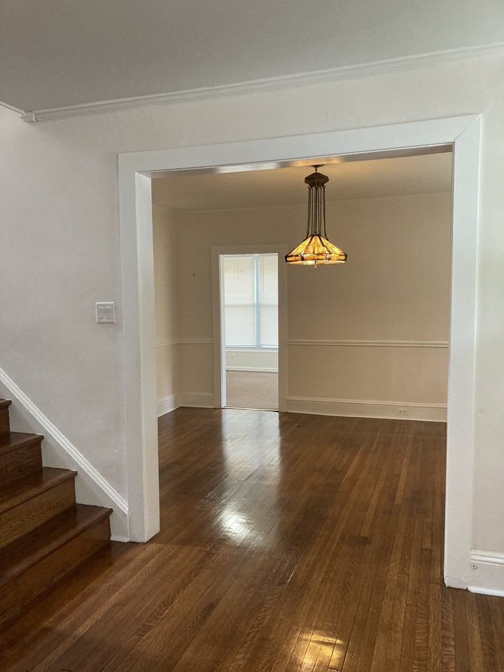 122 Bentley Ave - Photo 2 of 12