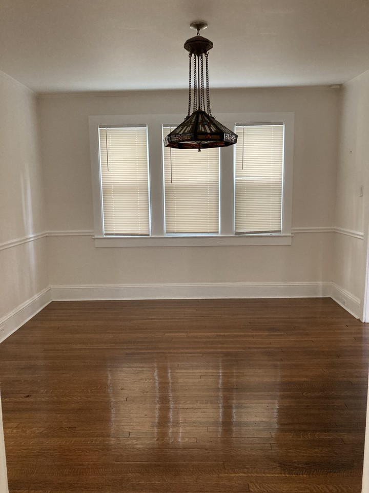 122 Bentley Ave - Photo 3 of 12