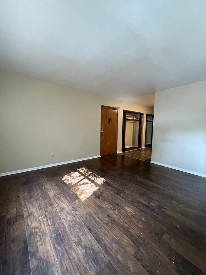 3122 23rd Ave S #101 - Photo 3 of 7