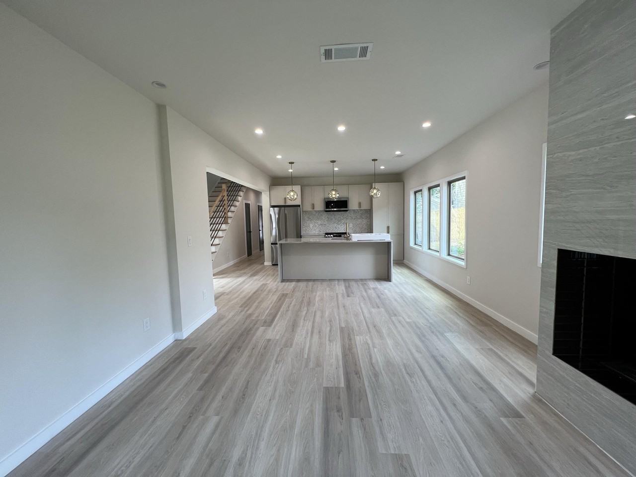 785 Thurmond St Nw - Photo 2 of 7